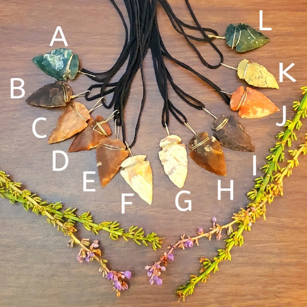 🌿 Natural Stone Arrowhead Necklace 🌿